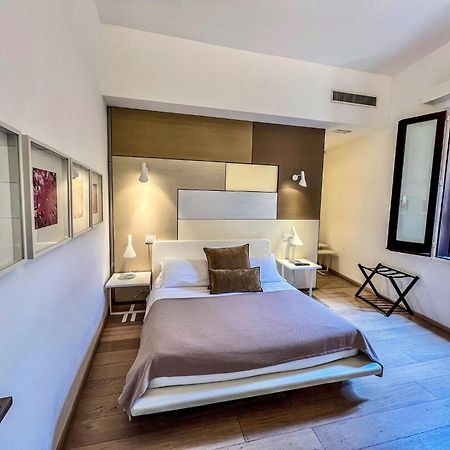 Santacroce Luxury Rooms Lecce Extérieur photo